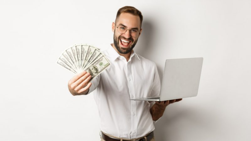 How do I make money on the internet without a website in 2021?