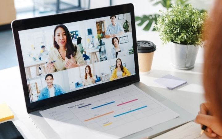 7 Tips to Make GoogleMeet Easy to Use