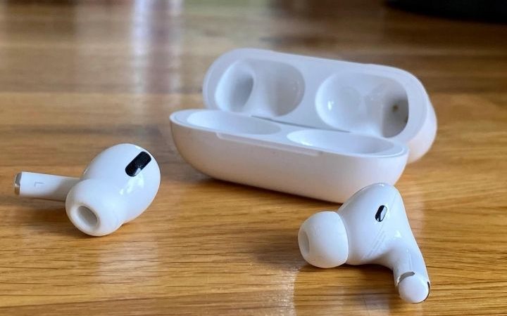 New AirPods, Great Fit And Sound, MagSafe Is Justice.