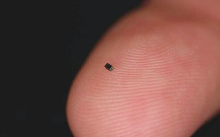 A Micro Camera Is Equivalent To The Size Of a Grain Of Salt