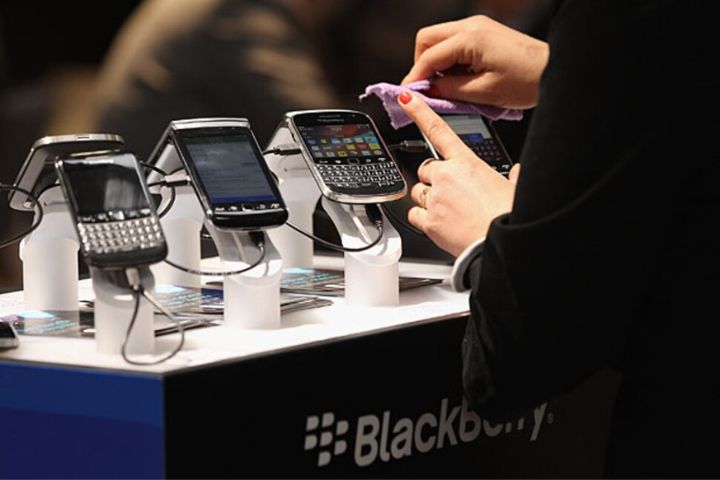 BlackBerry Aims To Split Its Activities Into Two Independent Entities